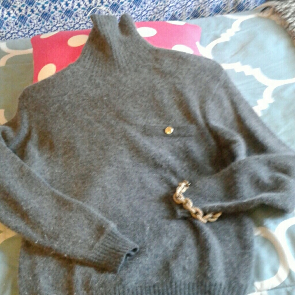 Grey lamb's wool sweater